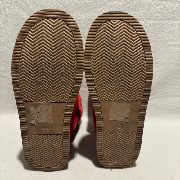 GBG Red Buckle Accent Cushioned Adlea Ankle Boots size 7 M - Picture 7 of 8